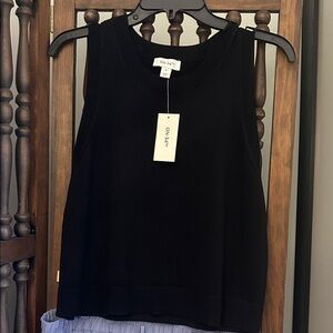 Black Sleeveless Sliming Sweater Top No Wrinkle Travelers Top Medium NEW!